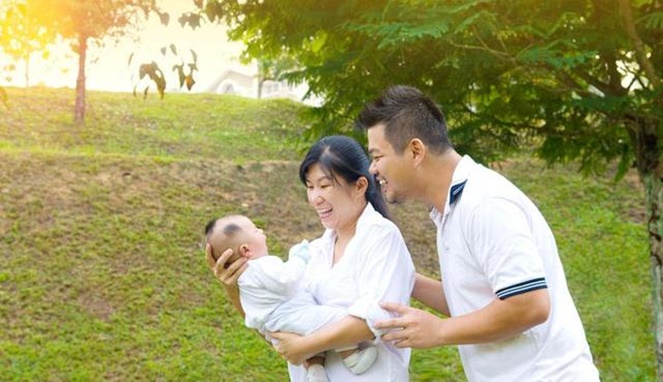 5 Cara Tepat Menjemur Bayi yang Harus Diketahui Orang Tua
